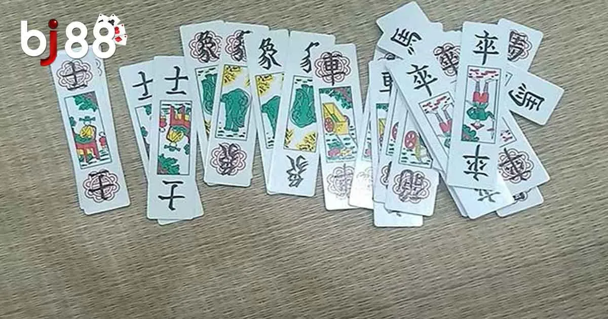 C&aacute;c qu&acirc;n b&agrave;i trong tam c&uacute;c