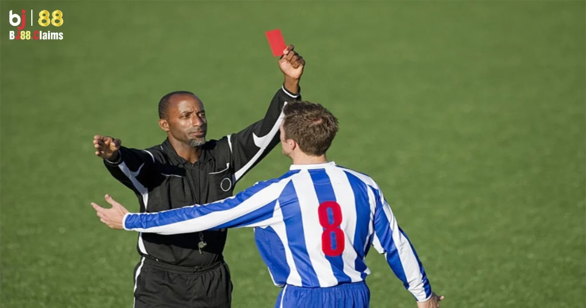 C&aacute;ch chơi k&egrave;o thẻ phạt b&oacute;ng đ&aacute; tr&ecirc;n BJ88